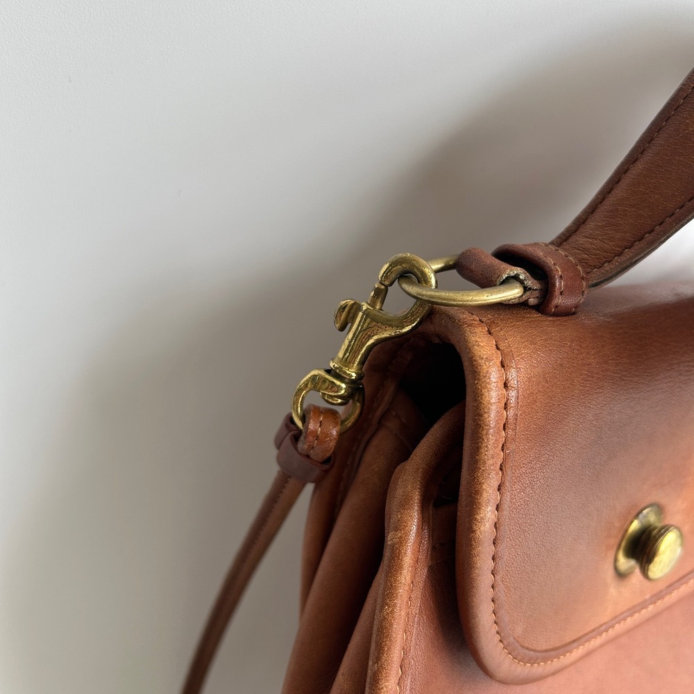 Coach Derby 9904 British Tan Glovetanned Leather Crossbody Bag Good - Picture 4 of 15